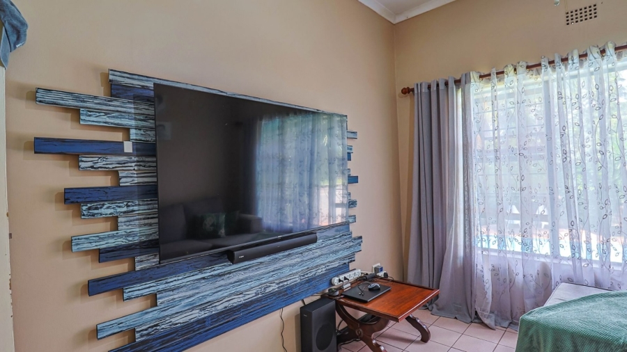 4 Bedroom Property for Sale in Safari Gardens North West
